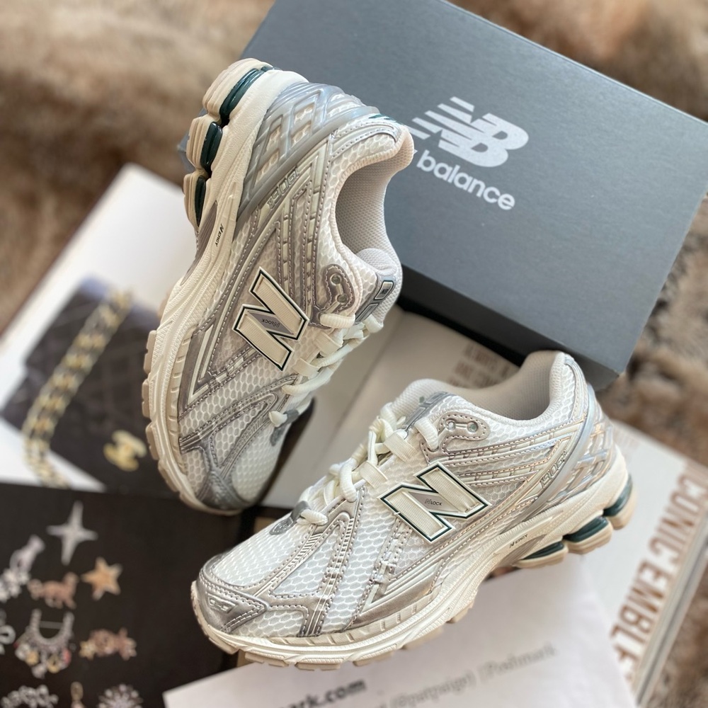New Balance 1906R Sneakers (Women's)